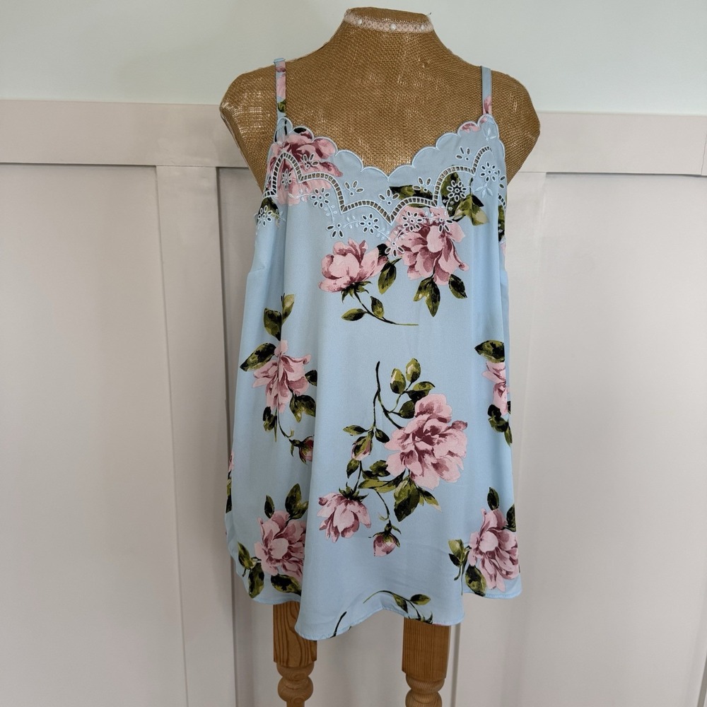 Torrid Sophie Camisole Top Women's 00 M/L Blue Floral Feminine Satin Eyelet